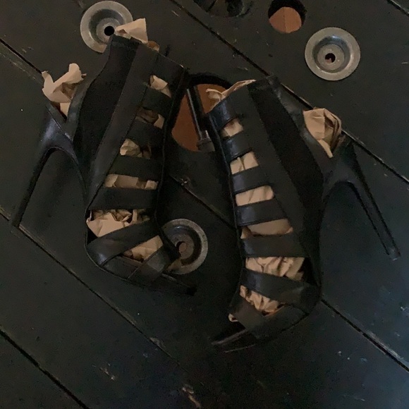 Via SPIGA Nya Black Leather Caged Bootie - Picture 6 of 16